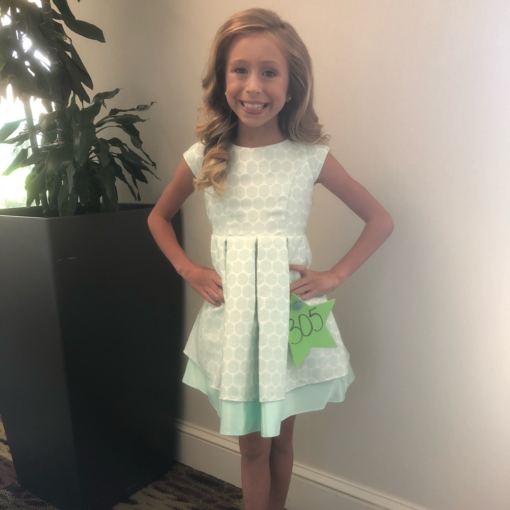 Girls size 6 interview dress dressy
